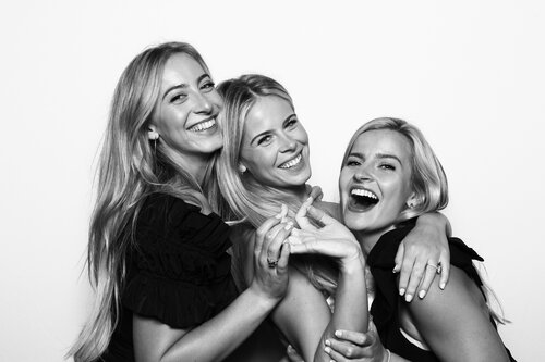 Black and white glam filter photo booth